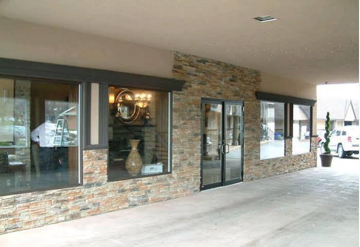 Talbot Trail Inn & Suites يمنجتون المظهر الخارجي الصورة